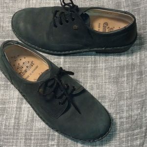 Finn Comfort suede shoes  **LIKE NEW**